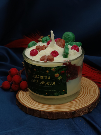 lumanare-parfumata-secretul-spiridusului-cofetaria-mosului-stickitmag [7]