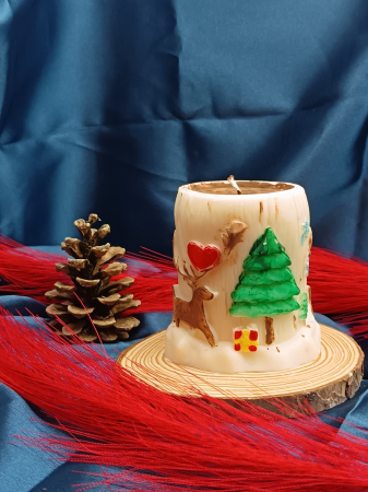 lumanare-parfumata-cu-reni-brazi-stelute-inimioare-pictata-manual-7x7cm-190g-stickitmag.jpg [1]