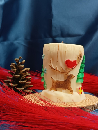 lumanare-parfumata-cu-reni-brazi-stelute-inimioare-pictata-manual-7x7cm-190g-stickitmag.jpg [5]