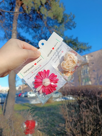 lumanare-parfumata-martisor-margareta-ceara-soia-o-primavara-plina-de-energie-sanatate-si-succes-stickitmag [1]