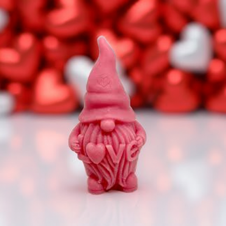 Lumânări Mărturii Botez - lumânare parfumată spiriduș love 6x11 cm – cadou sau mărturie botez/nuntă