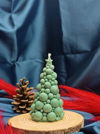 Lumânări Parfumate - lumanare-parfumata-bradut-de-bucle-cu-stea-handmade