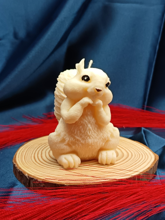 Lumânări Parfumate Animăluțe - lumanare-parfumata-veverita-handmade-8x7-5x5-5-cm.jpg