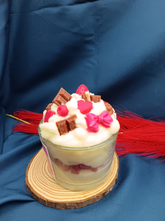 lumanare-parfumata-sweet-love-frisca-inimioare-rosii-recipient-sticla [2]