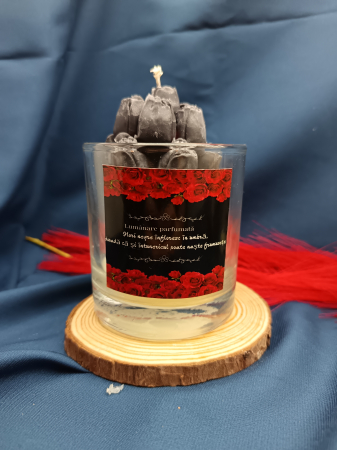 lumanare-parfumata-umbra-sangelui-exterior-negru-interior-rosu [1]