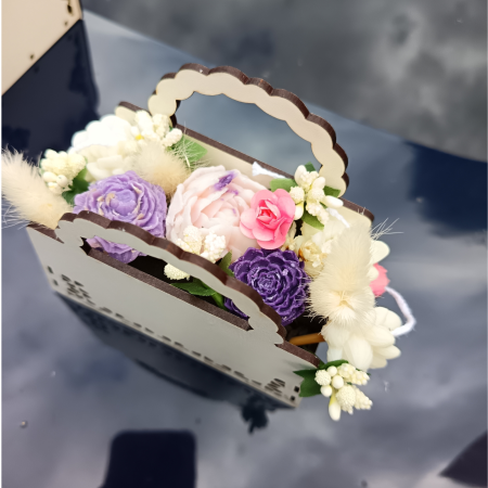 Cadouri Exclusive Handmade - Blossom Handbag Luxury Box – Geantă Cadou Premium Handmade cu Lumânări Florale din Ceară 100% Naturală de Soia