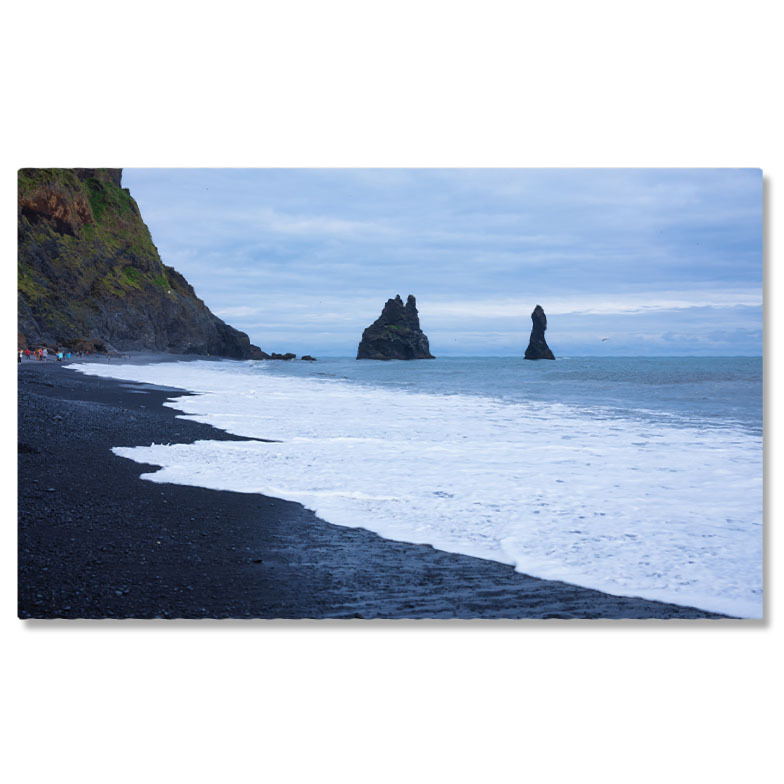 Peisaj - Tablou Canvas Vedere asupra liniilor de coasta negre si valuri in Islanda, arctic, natura, peisaj 2463 40x25CM