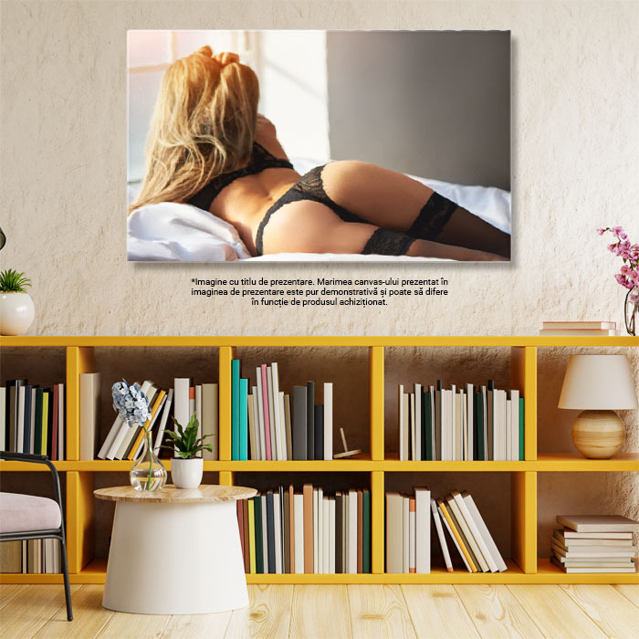 Tablou Canvas Femeie Langa Fereastra cu Lumina Cazatoare 40x25CM [2]