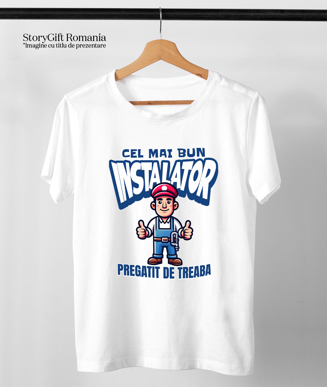 Tricou Femei, Barbati, Copii, Fata, Baiat, Unisex Personalizat Bărbat cu Salopetă Albastră și Pălărie Roșie – Design Meserie [2]