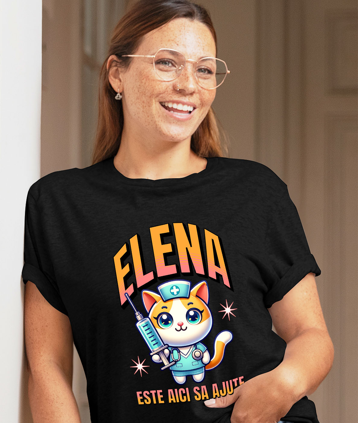 Tricou Femei, Barbati, Copii, Fata, Baiat, Unisex Personalizat Pisică Doctor Cu Seringă Imensă – Design Amuzant pentru Cadouri Personalizate [1]