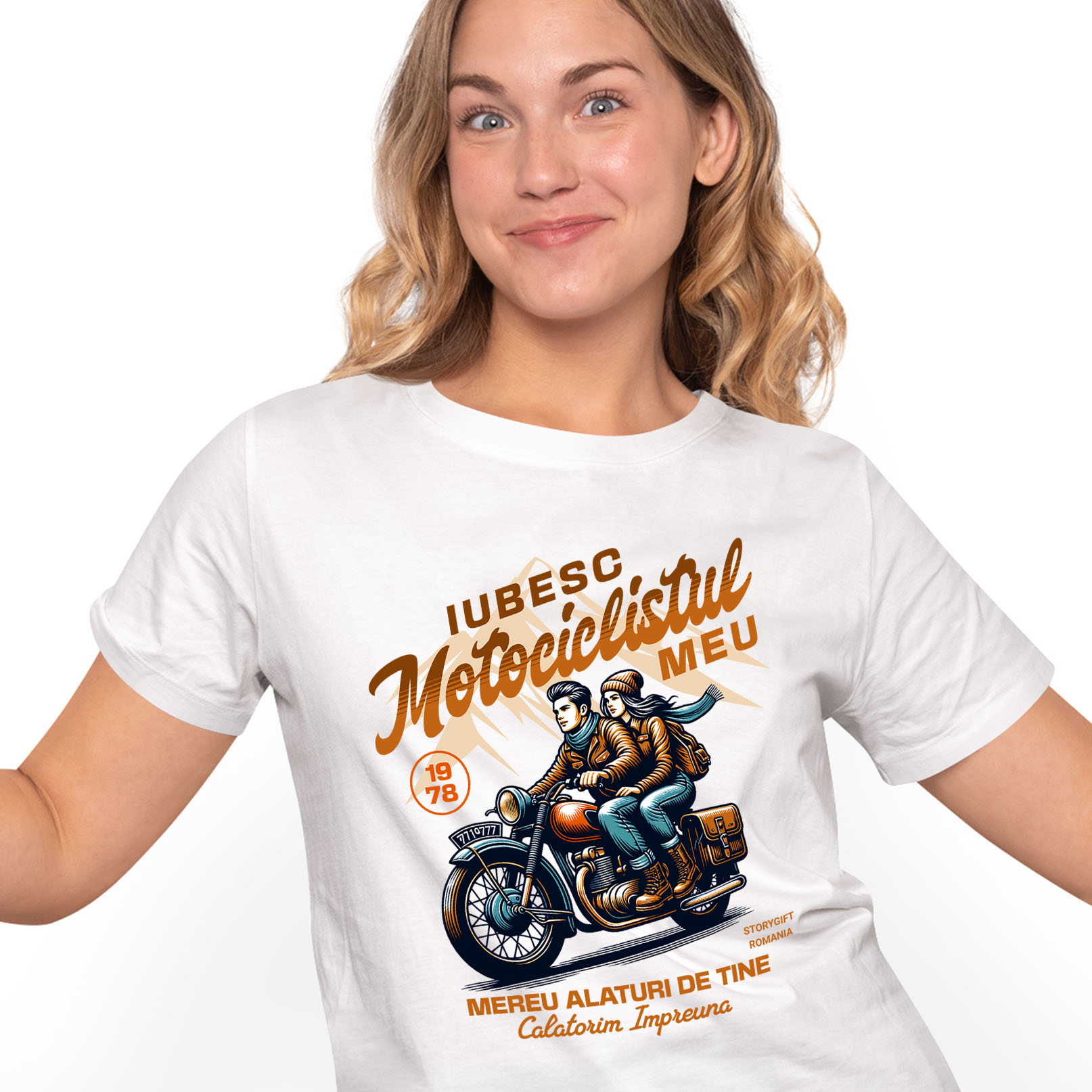 Motociclete - Tricou Femei, Barbati, Copii, Fata, Baiat, Unisex Personalizat Cuplu Romantic pe Motocicletă – Aventură Printre Munți de Valentine's Day