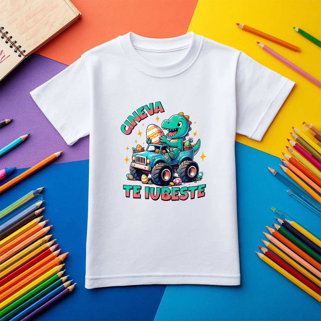 Tricou Femei, Barbati, Copii, Fata, Baiat, Unisex Personalizat "Dinozaur Vesel în Mașină de Teren cu Oua Colorate – Cineva te Iubește, Cadou Paște" [4]