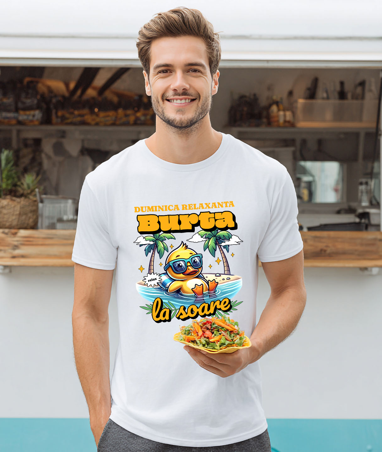 Tricou Femei, Barbati, Copii, Fata, Baiat, Unisex Personalizat "Produse personalizate pentru vacanță – Rățușca galbenă cu ochelari de soare la plajă în apă" [1]