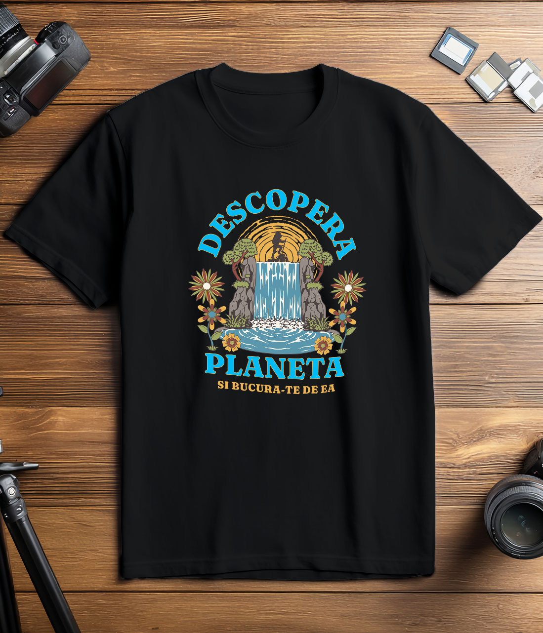 Tricou Femei, Barbati, Copii, Fata, Baiat, Unisex Personalizat "Cascada Natura Aventura Călător pe Stâncă – Cadouri pentru iubitorii de natură și călătorii" [2]