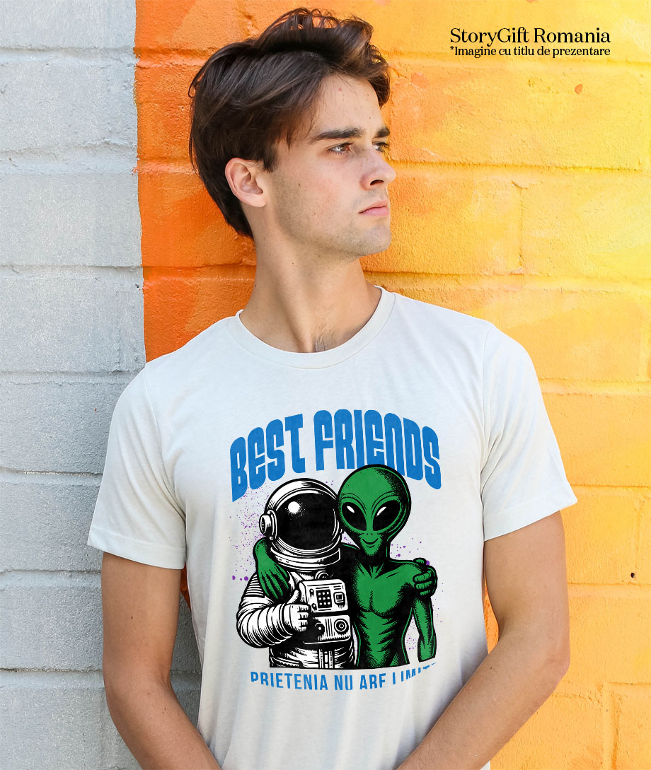 Tricou Femei, Barbati, Copii, Fata, Baiat, Unisex Personalizat "Costum Astronaut Extraterestru Verde - Cei Mai Buni Prieteni Fără Limite în Galaxie" [1]