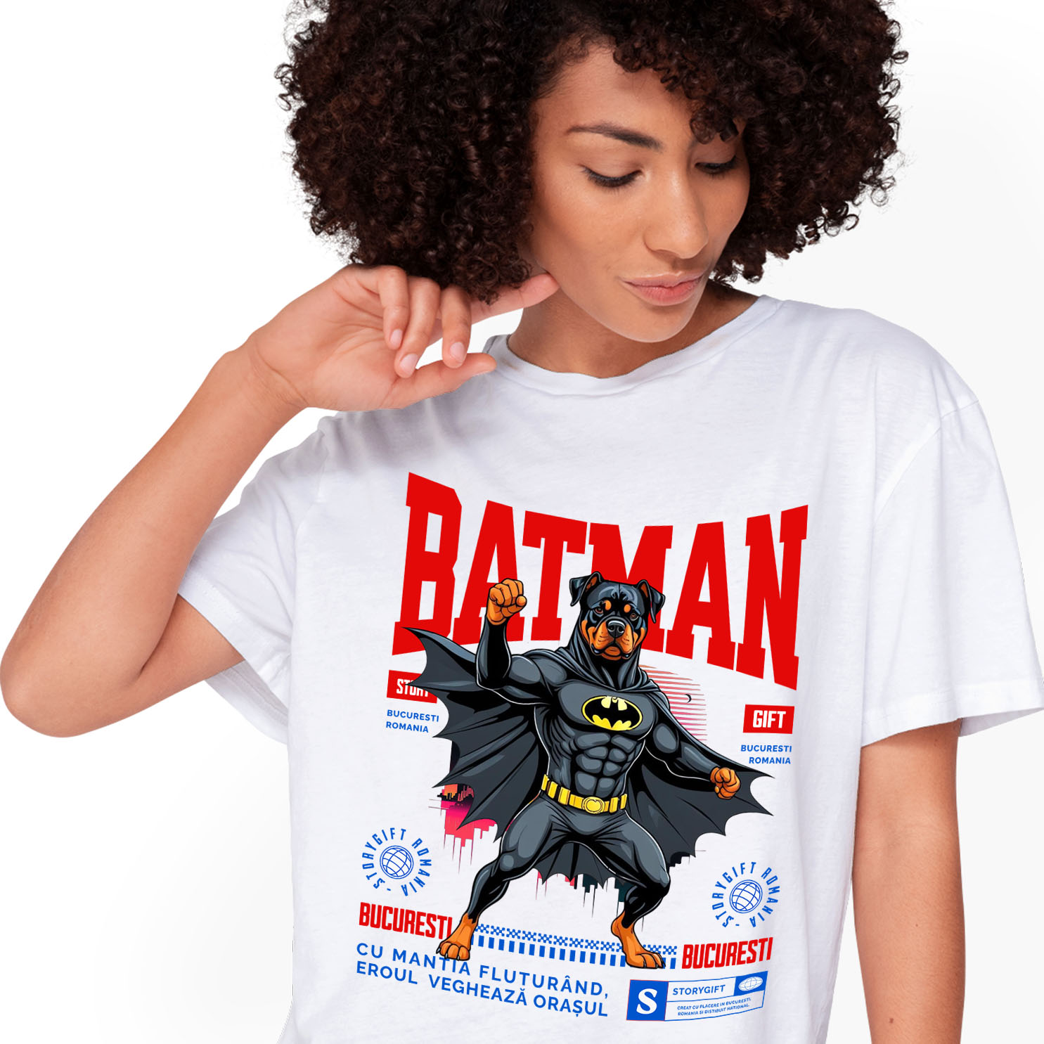 Tricou Femei, Barbati, Copii, Fata, Baiat, Unisex Personalizat Rottweiler În Costum de Batman – Câine Supererou pentru Copii și Iubitorii de Animale