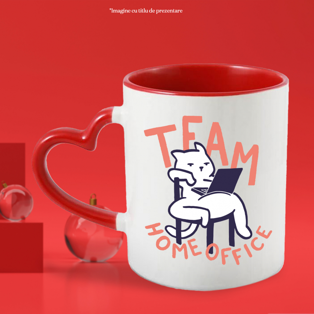 Cana Cu Text In Engleza Team Home Office, Pisica Pe Scaun Stand Cu Ochii In Laptop, Work From Home, Pisici Si Motani, Multicolor 330 ml, cu maner Inima Rosie [4]