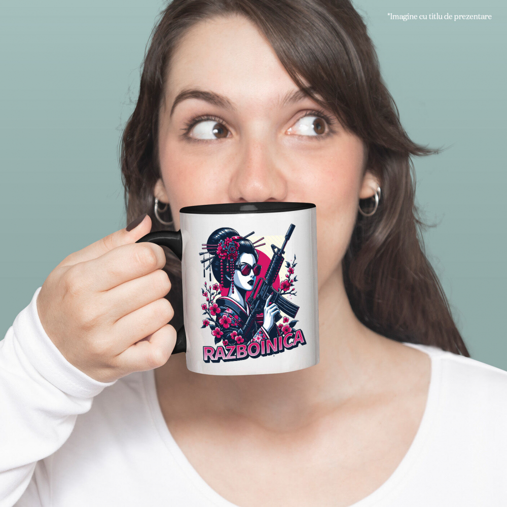 Cana Personalizata Fata Asiatica cu Mitralieră și Flori Roz – Războinică Personalizată [2]