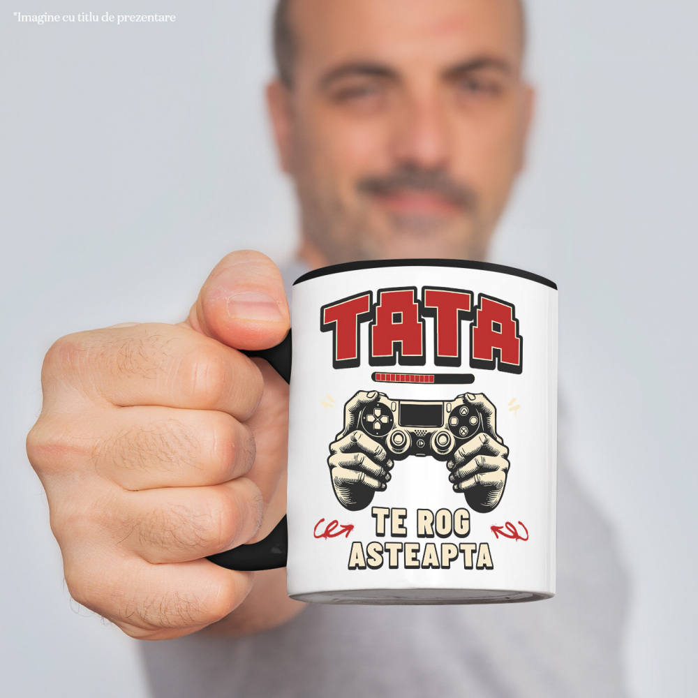 Cana Personalizata Mâini de Bărbat cu Manetă de Jocuri Video - Cadou Personalizat „Tata Te Rog Așteaptă” pentru Familie și Prieteni [2]