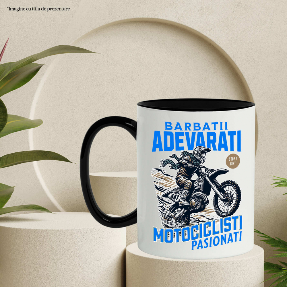 Cana Personalizata Motociclist de Curse cu Cască și Eșarfă – Design pentru Pasionați [3]