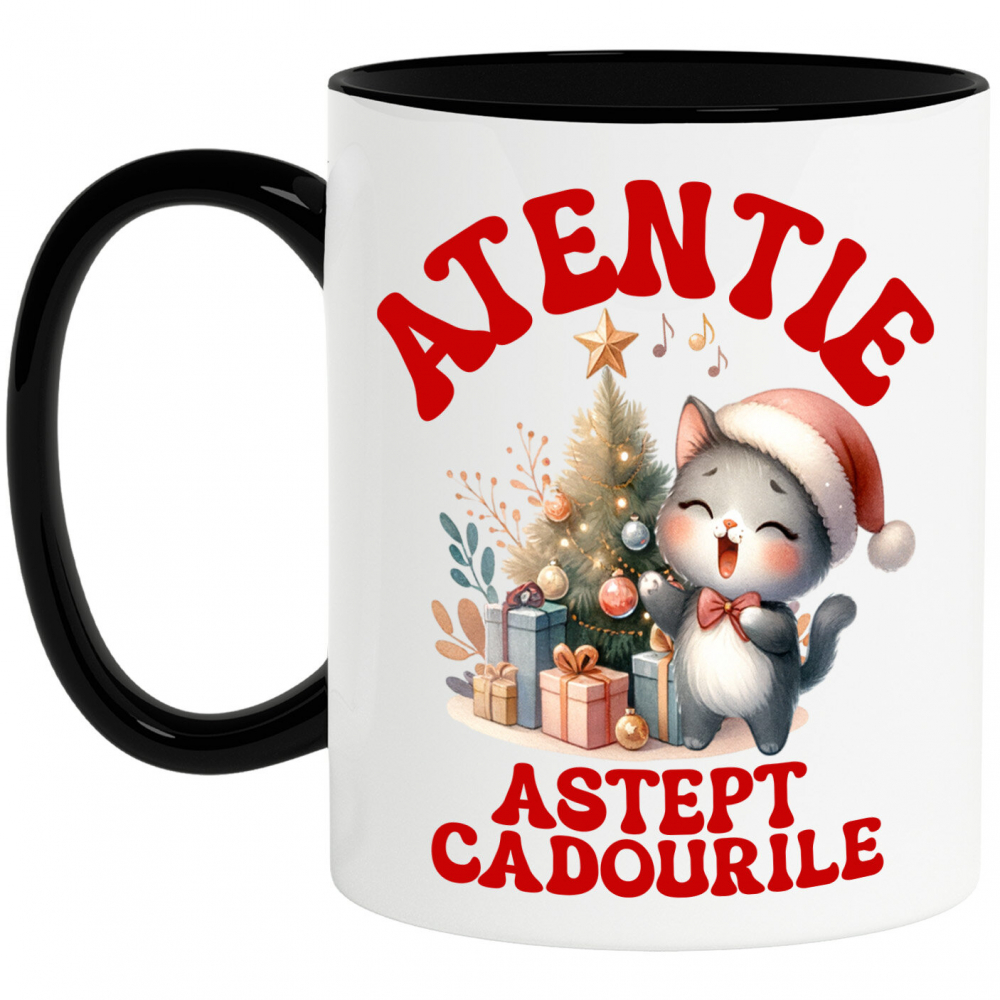 Cana Personalizata Pisica Cântând Lângă Bradul de Crăciun – „Aștept Cadourile” – Cadou Perfect pentru Iubitorii de Pisici [1]