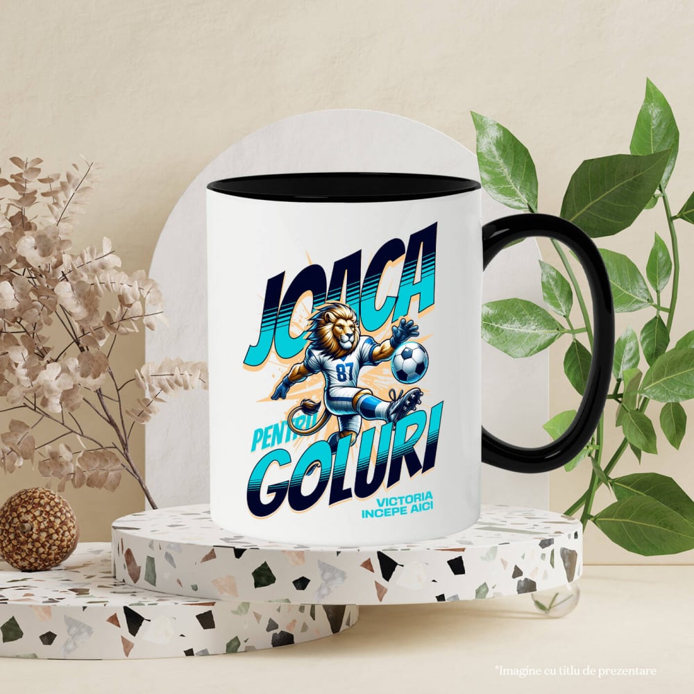 Cana Personalizata Regele Leu Jucător Fotbal – Uniformă Albastră și Lovitură Minge Motivatională [3]