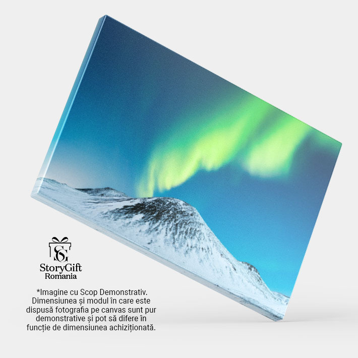 Tablou Canvas Aparitie Aurorii Boreale Peste Munte intr-o Noapte instelata Natura, Peisaj, Aurora Boreala, Noapte, Univers 571 40x25CM [4]
