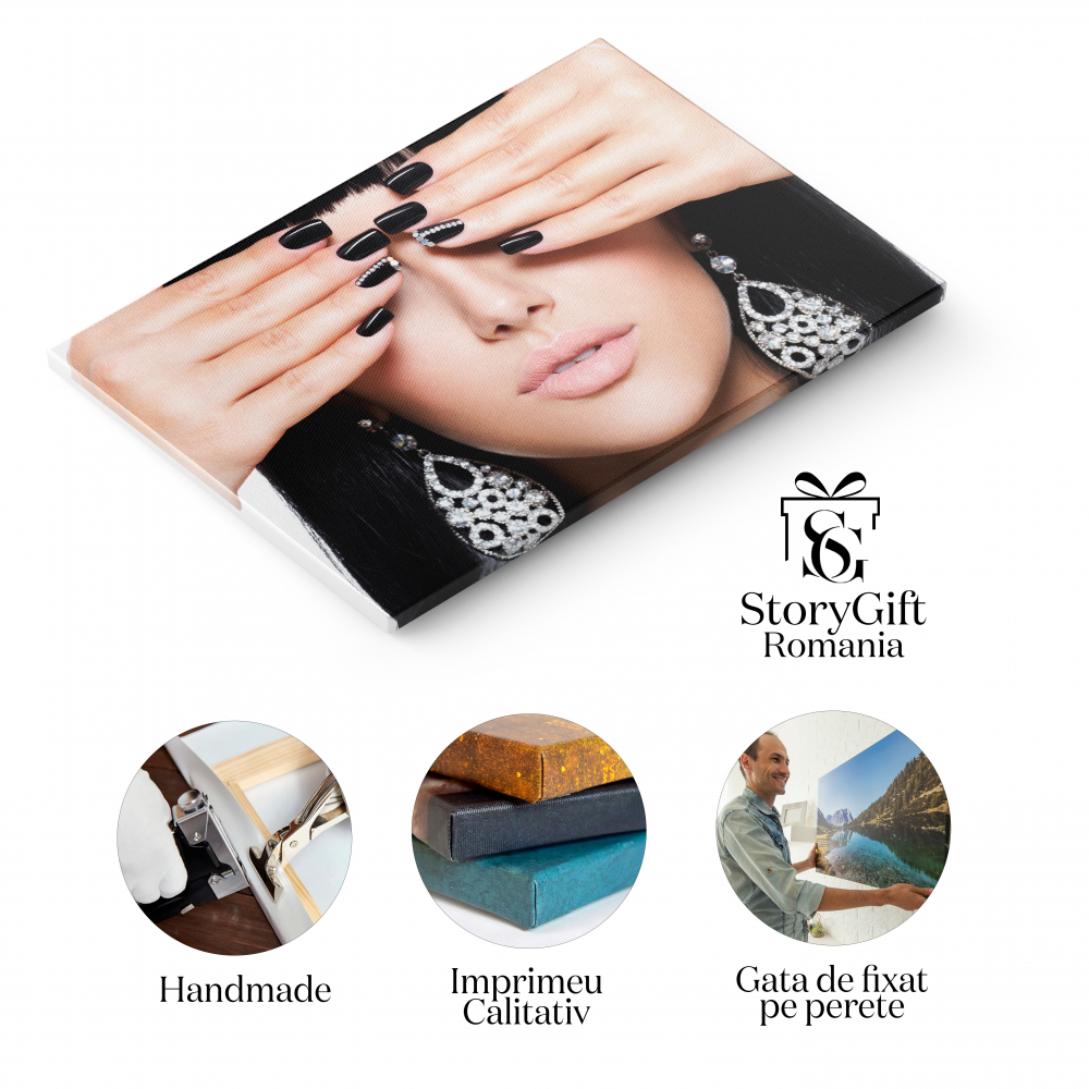 Tablou Canvas - Arta manichiurii: Femeie, unghii negre, salon, design modern 40x25CM [2]