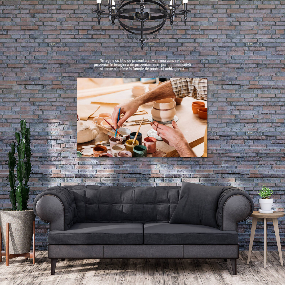 Artista Lucrând la Ceramică Manuală: Un Moment de Creativitate, Marime 40x25CM [4]
