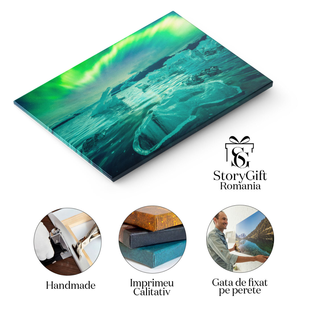 Tablou Canvas cu Aurora Boreala la Jokulsarlon, Islanda - Magia Luminilor Nordice intr-o Iarna Friguroasa 40x25CM [2]