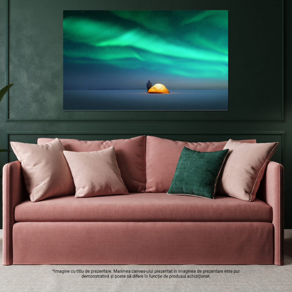 Tablou Canvas Dansul Luminilor Nordice: Aurora Boreală deasupra unui Cort în Cadru Iernatic Uimitor, Marime 40x25CM [4]
