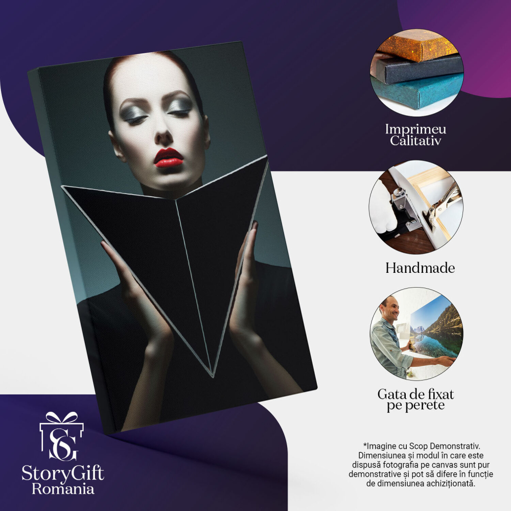 Tablou Canvas:  Femeie cu Chipul Alb si Buze Rosii cu Ochii Machiati, Poza Artistica Feminina  Pictura Digitala 40x25CM [3]