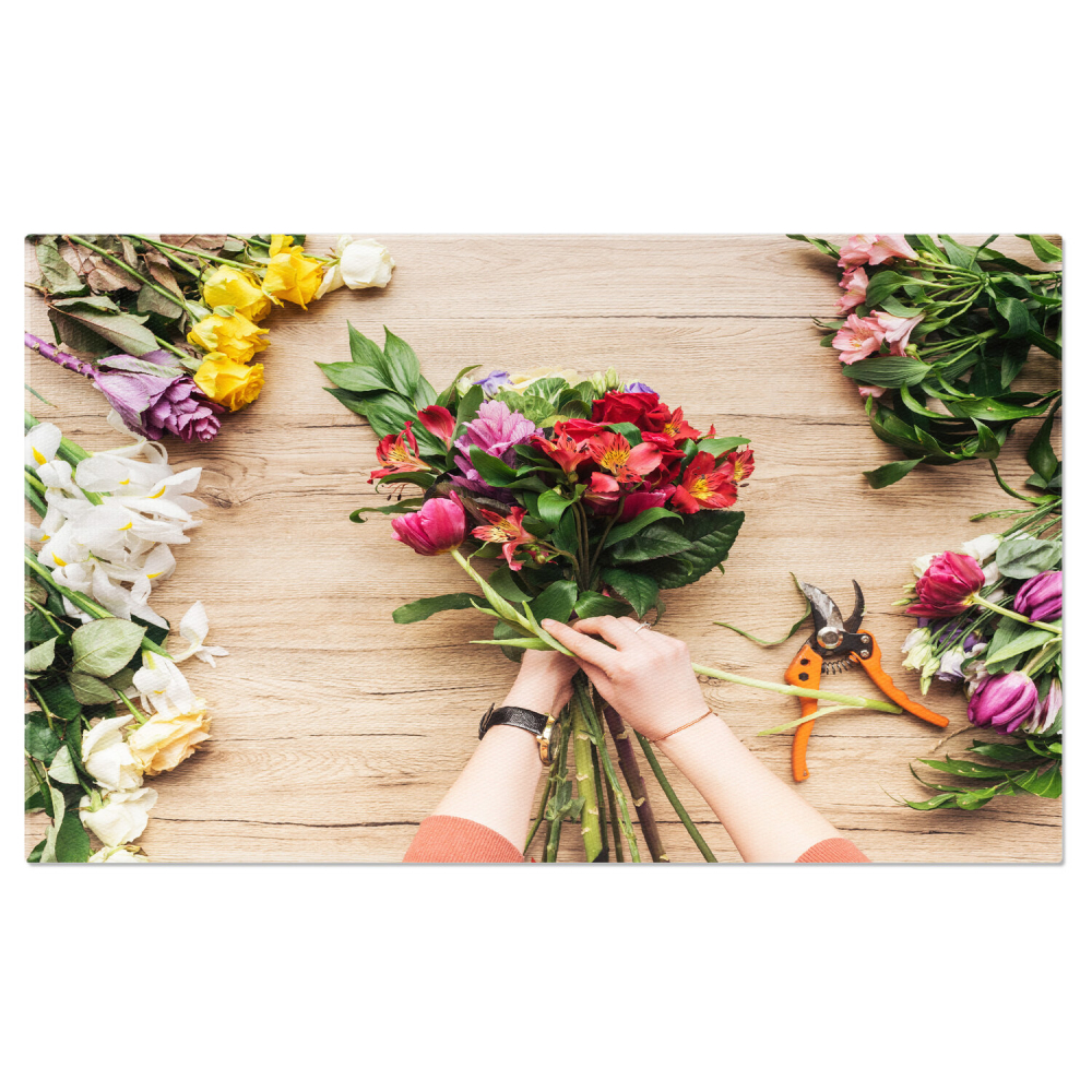 Flori Primăvăratice și Mâini de Florist: Prospețimea Naturii, Marime 40x25CM [1]