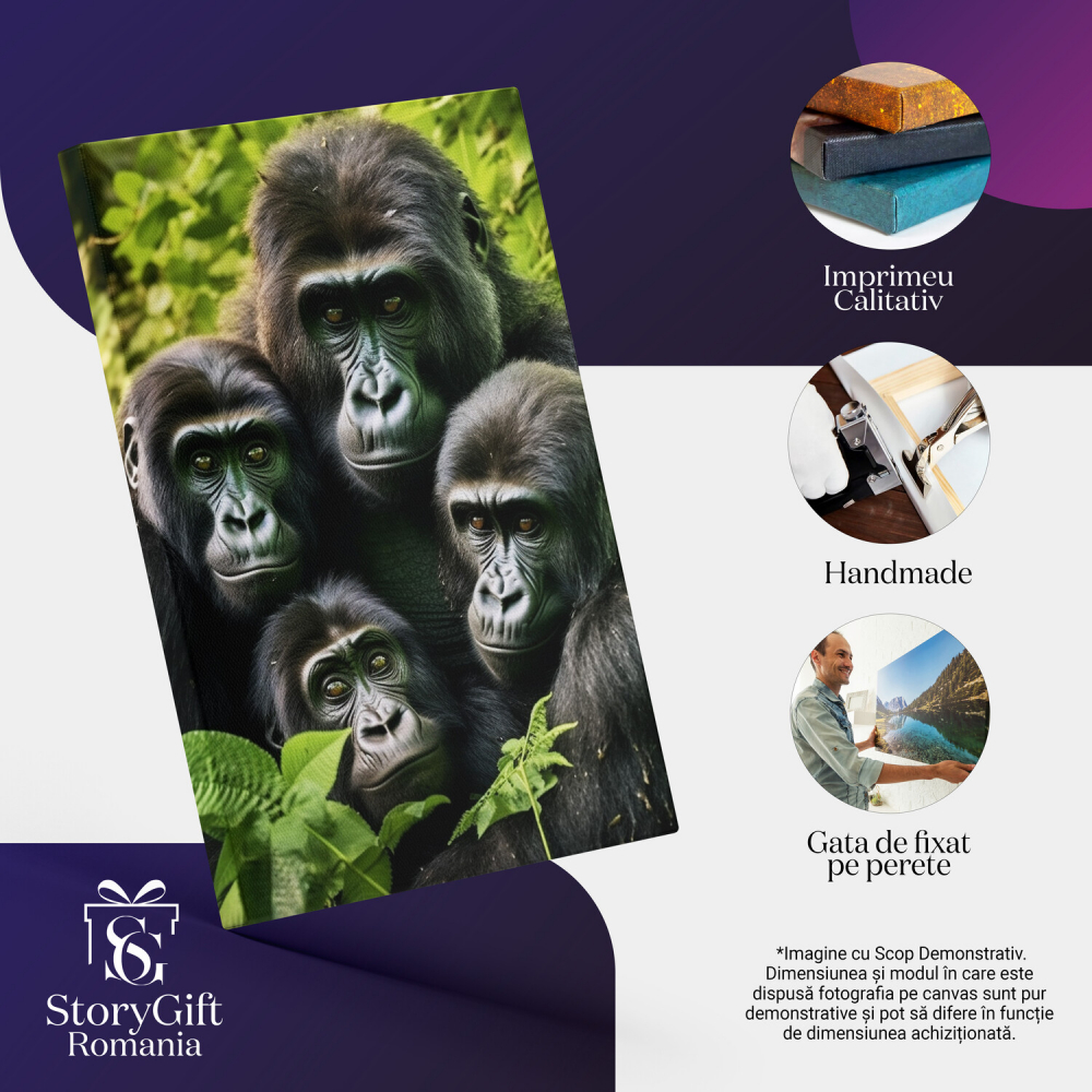 Tablou Canvas Fotografie cu o Familie de Gorile în Natură Verde | Pictură Digitală, Marime 40x25CM [2]