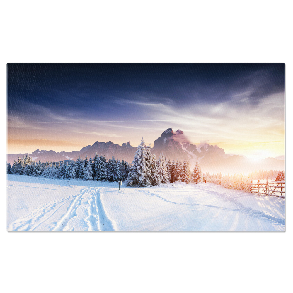 Tablou Canvas Iarna în Munții Împăduriți: Drumuri Albe și Zăpadă în Toată Regula, Marime 40x25CM [1]