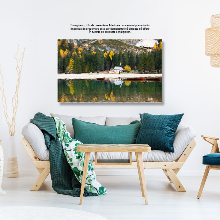 Tablou Canvas Lago de Braies in Culorile toamnei  O Bijuterie Naturala in Italia, O Destinatie Perfecta pentru Calatorii Innebunite de Peisajele Sale Superbe si Apele Sale Limpezi 40x25CM [3]