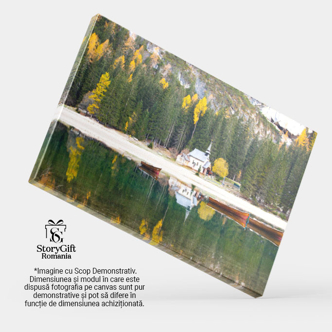 Tablou Canvas Lago de Braies in Culorile toamnei  O Bijuterie Naturala in Italia, O Destinatie Perfecta pentru Calatorii Innebunite de Peisajele Sale Superbe si Apele Sale Limpezi 40x25CM [4]