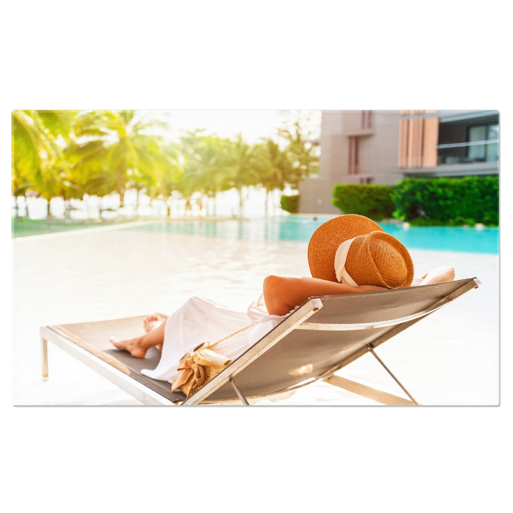 Tablou Canvas Luxe și Relaxare: Femei la Plajă, Marime 40x25CM [1]