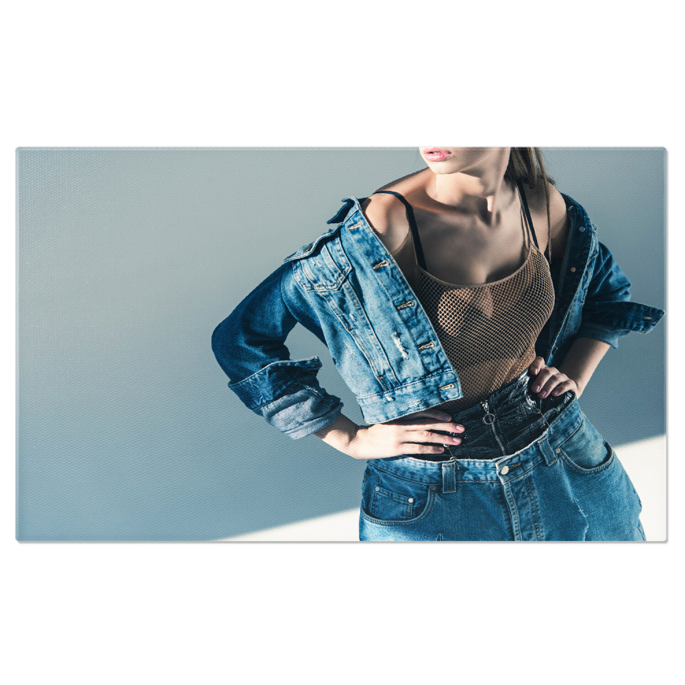 Model Fashion în Denim: Eleganță și Stil, Marime 40x25CM [1]