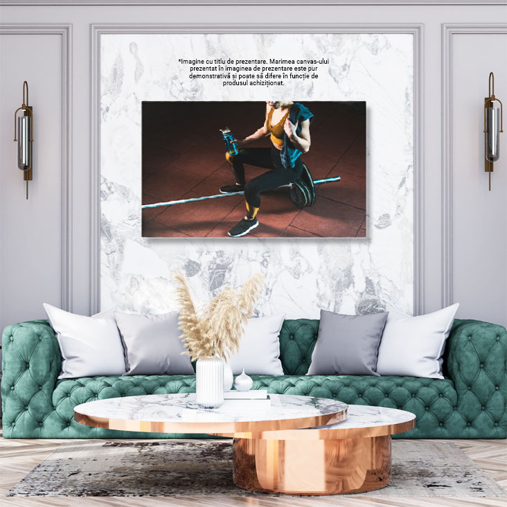 Tablou Canvas - Pausa de hidratare in timpul antrenamentului intens - athletic, drink, cropped image 40x25CM [3]