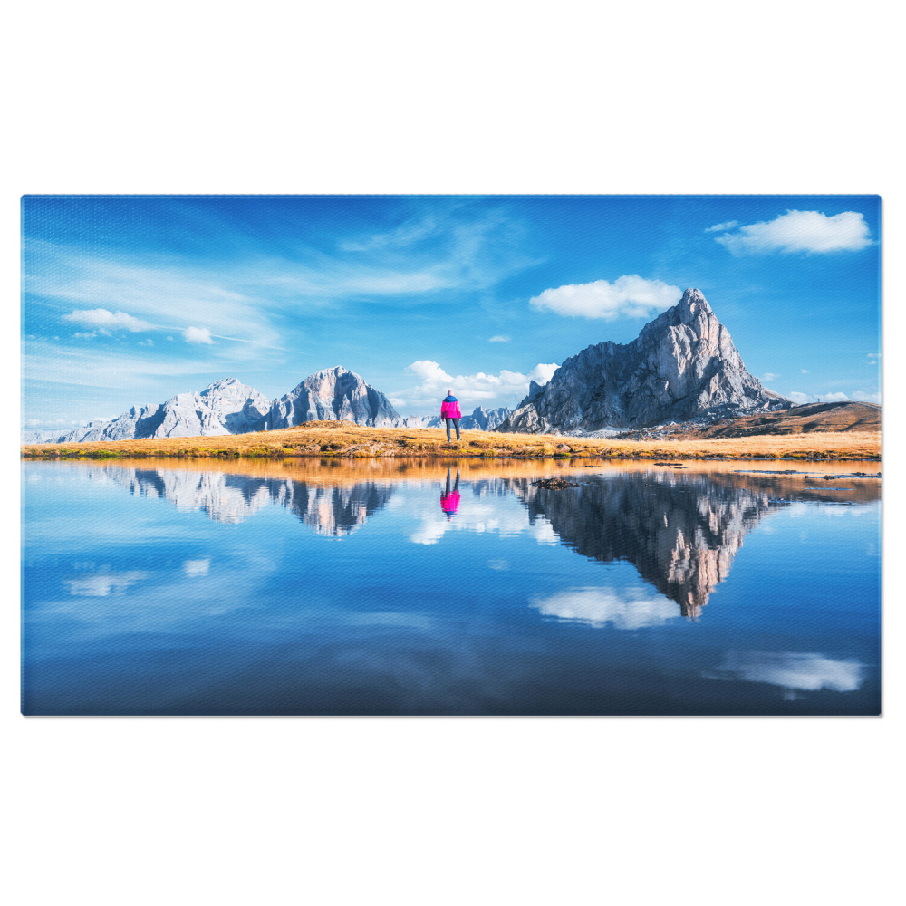 Tablou Canvas Peisaj Montan: Femeie Reflectată în Apa Limpedă a Lacului de Munte, Marime 40x25CM [1]