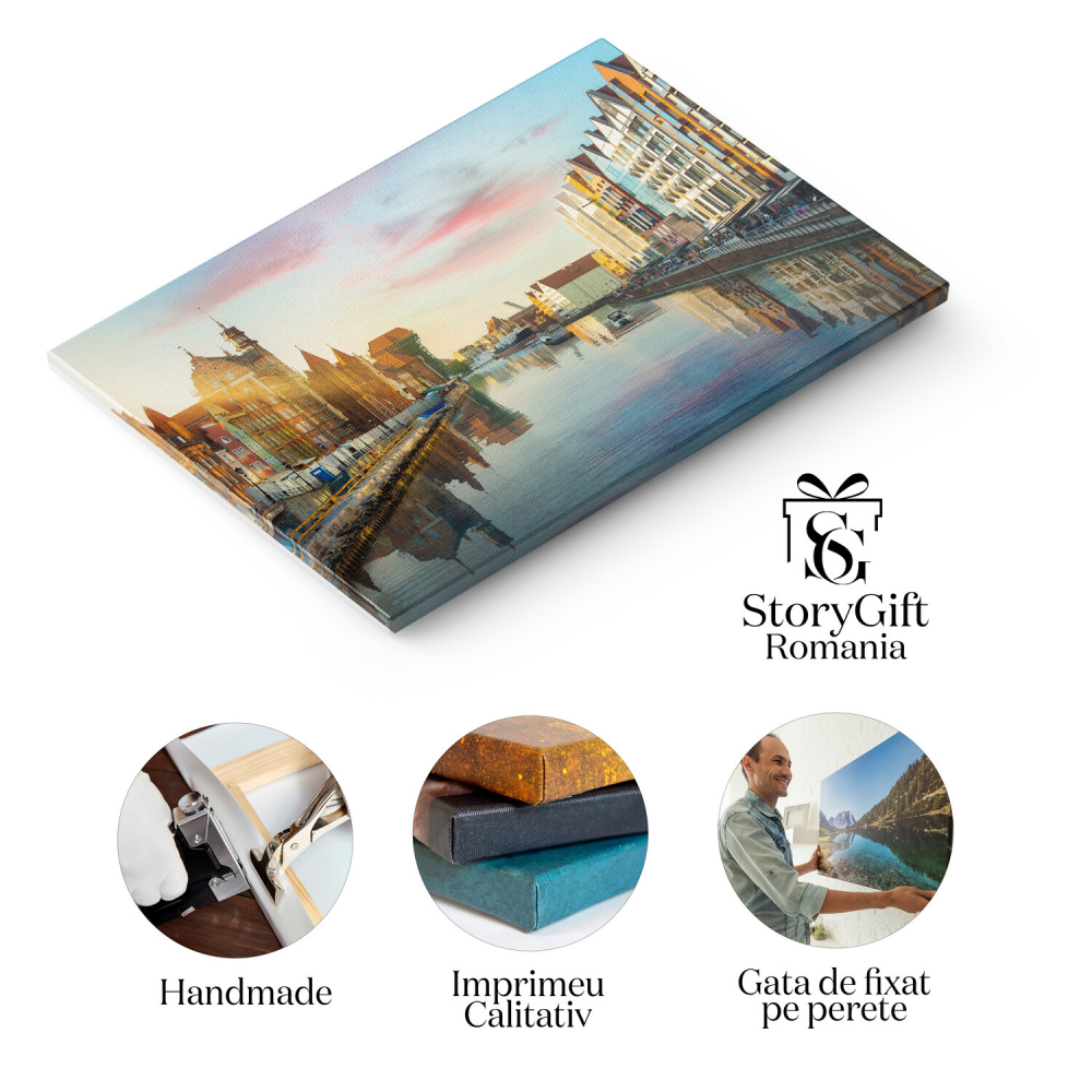 Tablou Canvas: Peisaj Urban la Canalul din Polonia - Arhitectura Istorică și Port, Marime 40x25CM [2]