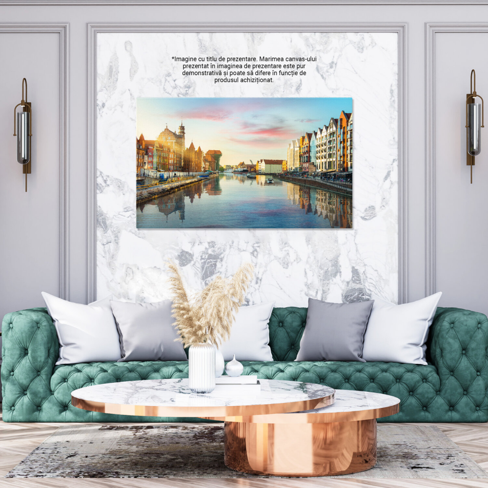 Tablou Canvas: Peisaj Urban la Canalul din Polonia - Arhitectura Istorică și Port, Marime 40x25CM [3]