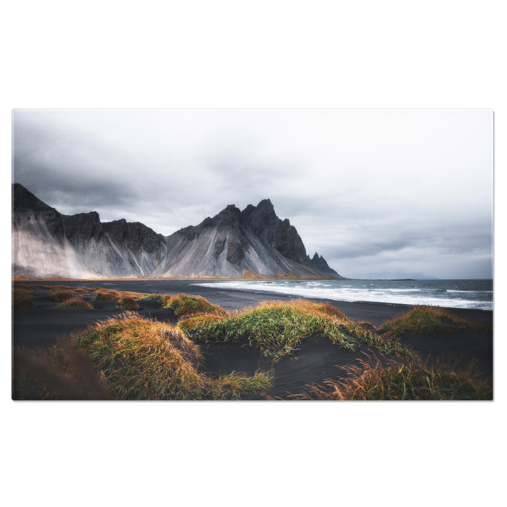 Tablou Canvas Plaja Islandeză cu Nisip Negru: Coasta Melancolică și Peisaje Naturale, Marime 40x25CM [1]