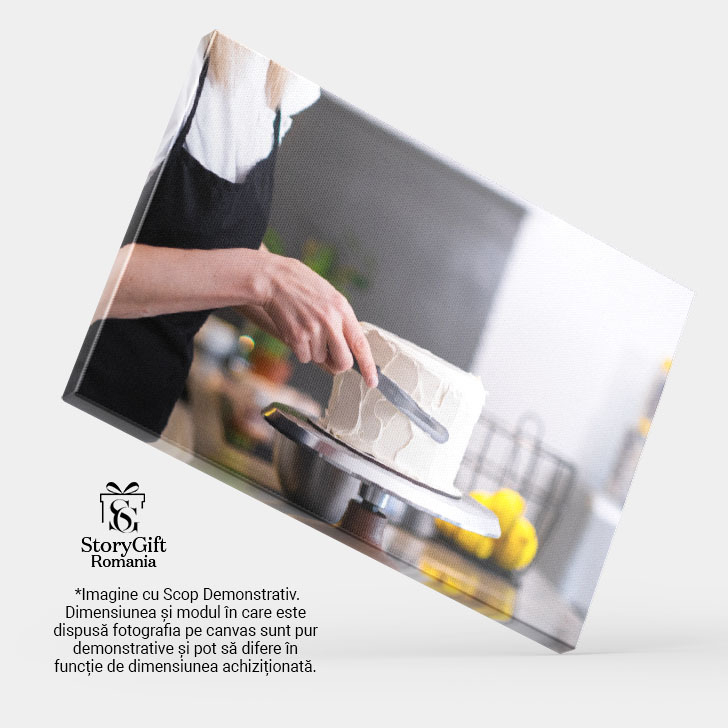 Tablou Canvas Pregatire profesionala de prajituri Un cofetar talentat lucreaza cu mesterie pentru a crea delicii dulci irezistibile. 40x25CM [4]