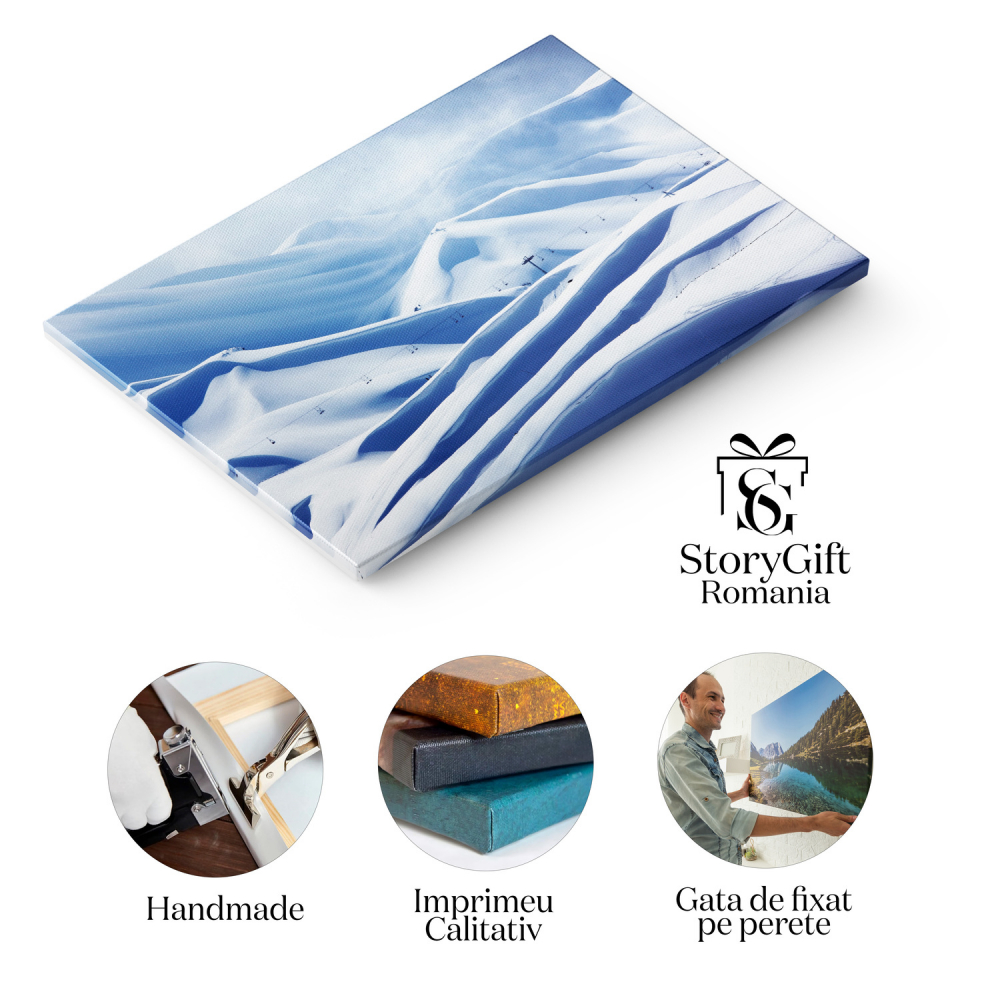 Tablou Canvas Scaune în Luminile Polare: Peisaj de Iarnă cu Cer Înstelat, Marime 40x25CM [2]