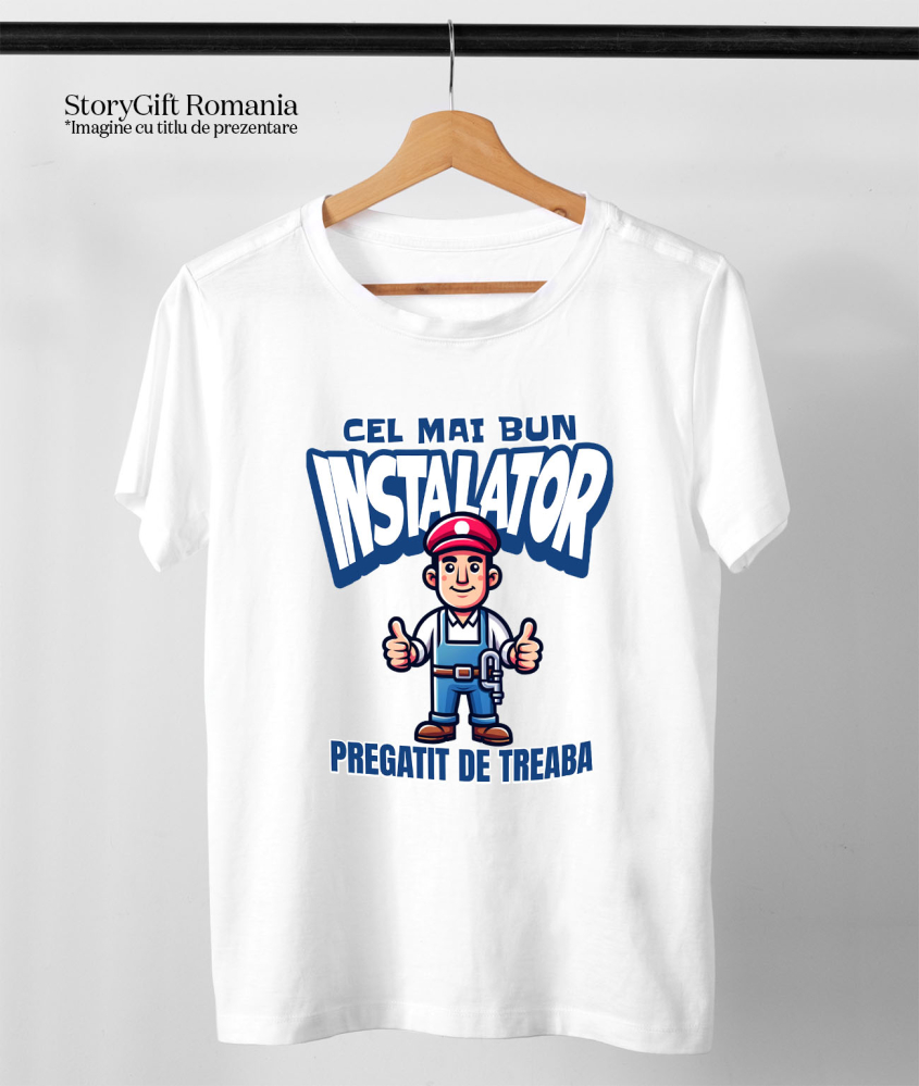 Tricou Femei, Barbati, Copii, Fata, Baiat, Unisex Personalizat Bărbat cu Salopetă Albastră și Pălărie Roșie – Design Meserie [3]