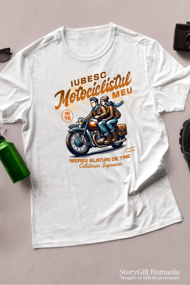 Tricou Femei, Barbati, Copii, Fata, Baiat, Unisex Personalizat Cuplu Romantic pe Motocicletă – Aventură Printre Munți de Valentine's Day [3]