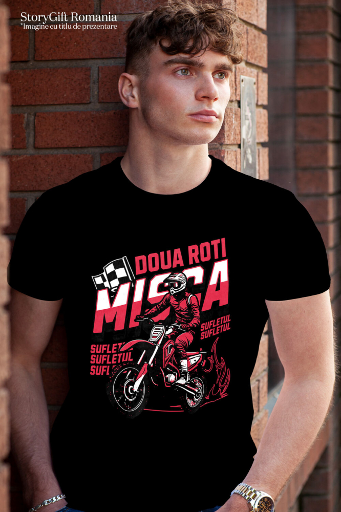 Tricou Femei, Barbati, Copii, Fata, Baiat, Unisex Personalizat Cursa de Motocicletă – Bărbat în Echipament Profesionist și Steag de Finish [2]