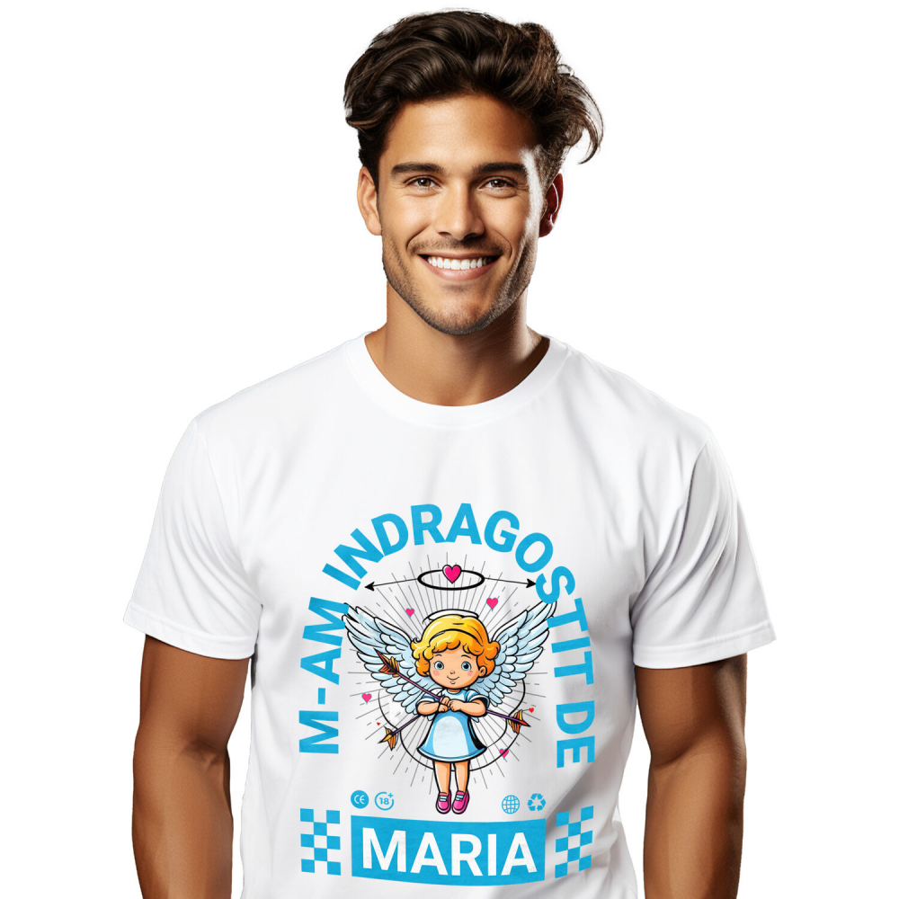 Tricou Femei, Barbati, Copii, Fata, Baiat, Unisex Personalizat Statuie Fata Copil Cu Aripi Înger – Cadou Personalizat Valentine's Day „M-am Îndrăgostit De Maria” [1]